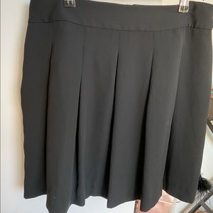 Banana Republic Black Skirt • Size 8